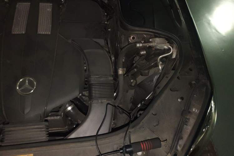 Used Mercedes-Benz S-Class 2018 S 320 L Engine Bay Left