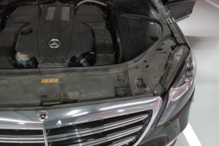 Used Mercedes-Benz S-Class 2018 S 320 L Engine Bay Left