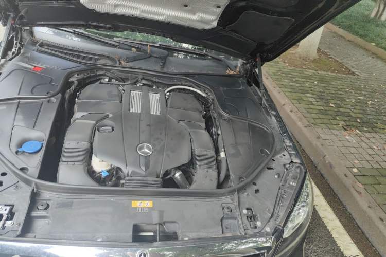 Used Mercedes-Benz S-Class 2018 S 320 L Engine Bay Left