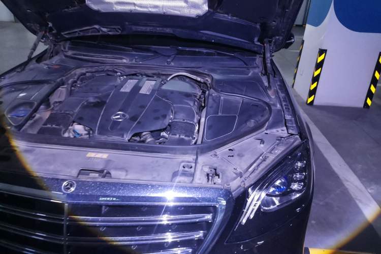 Used Mercedes-Benz S-Class 2018 S 350 L Engine Bay Left
