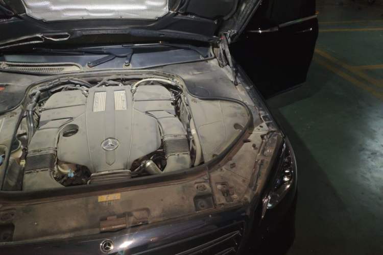 Used Mercedes-Benz S-Class 2018 S 320 L Engine Bay Left