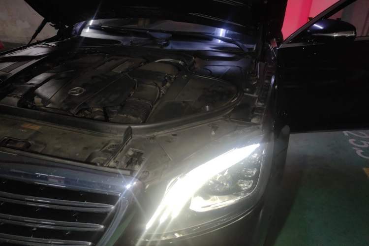 Used Mercedes-Benz S-Class 2018 S 320 L Engine Bay Left