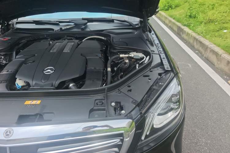 Used Mercedes-Benz S-Class 2018 S 350 L Engine Bay Left