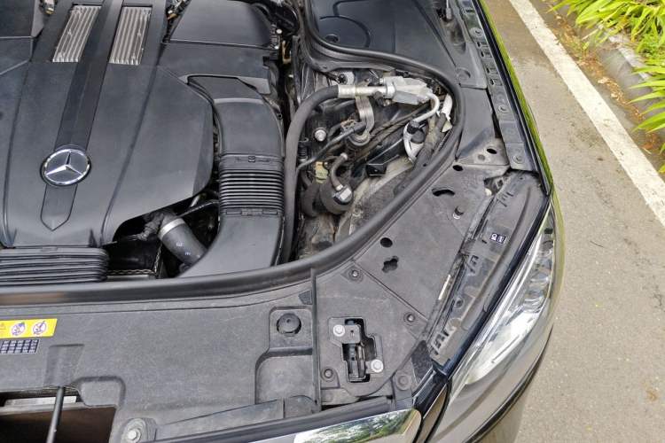 Used Mercedes-Benz S-Class 2018 S 350 L Engine Bay Left