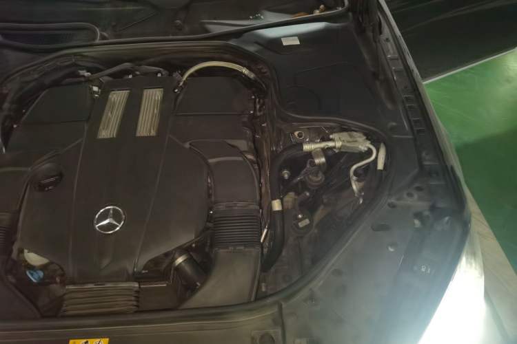Used Mercedes-Benz S-Class 2018 S 450 L Engine Bay Left