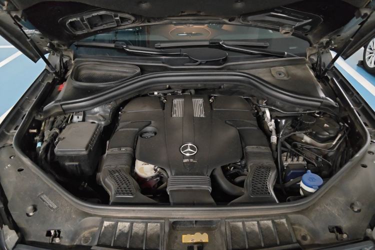 Used Mercedes-Benz S-Class  Engine Bay