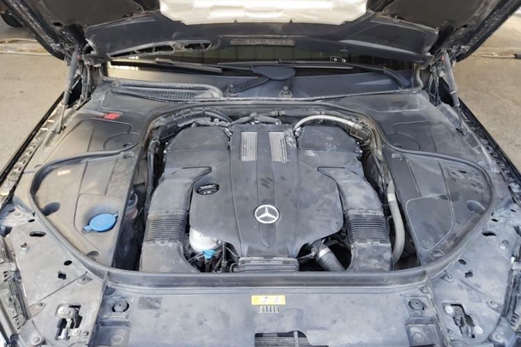 Used Mercedes-Benz S-Class 2018 S 350 L Engine Bay