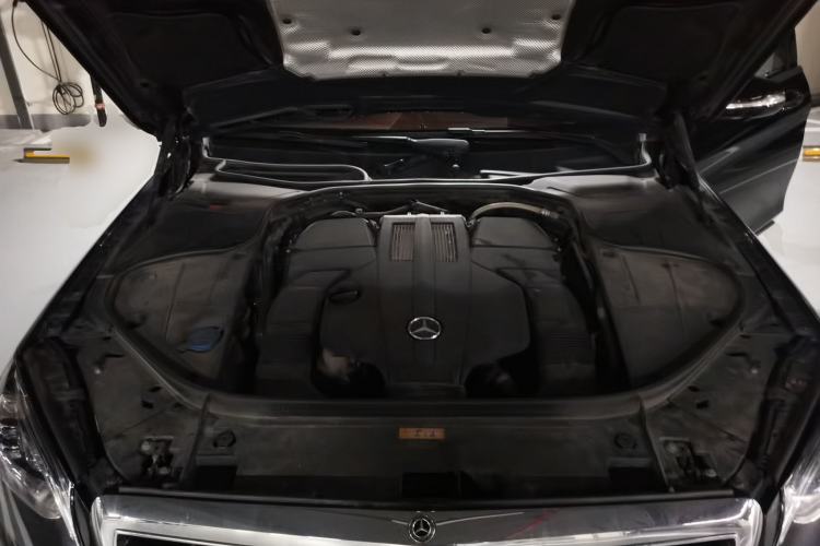 Used Mercedes-Benz S-Class 2018 S 350 L Engine Bay