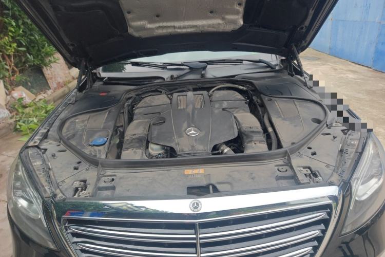 Used Mercedes-Benz S-Class 2018 S 320 L Engine Bay