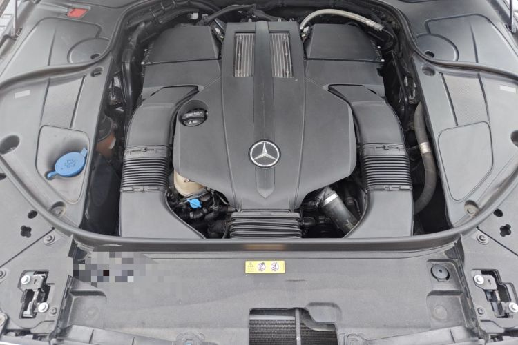 Used Mercedes-Benz S-Class 2018 S 320 L Engine Bay