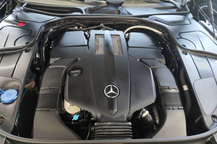 Used Mercedes-Benz S-Class 2018 S 450 L Engine Bay