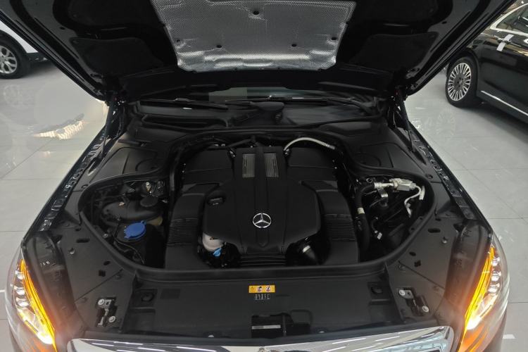 Used Mercedes-Benz S-Class 2018 S 320 L Engine Bay