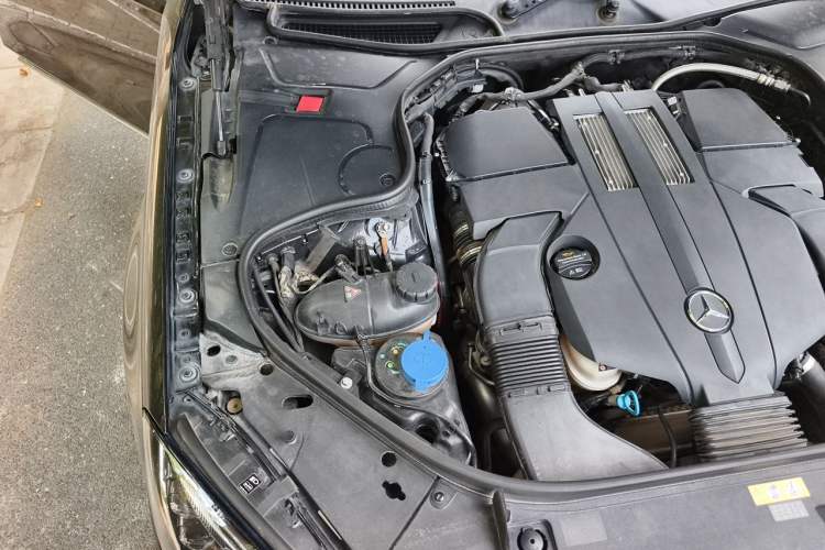 Used Mercedes-Benz S-Class 2018 S 320 L Engine Bay Right