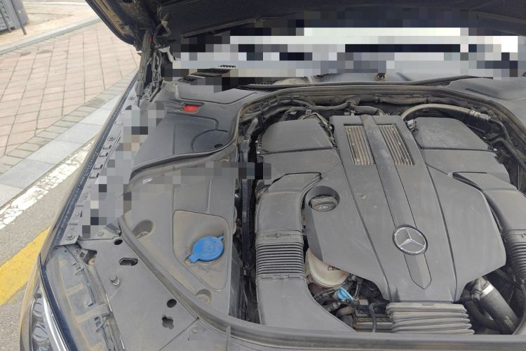 Used Mercedes-Benz S-Class 2018 S 320 L Engine Bay Right