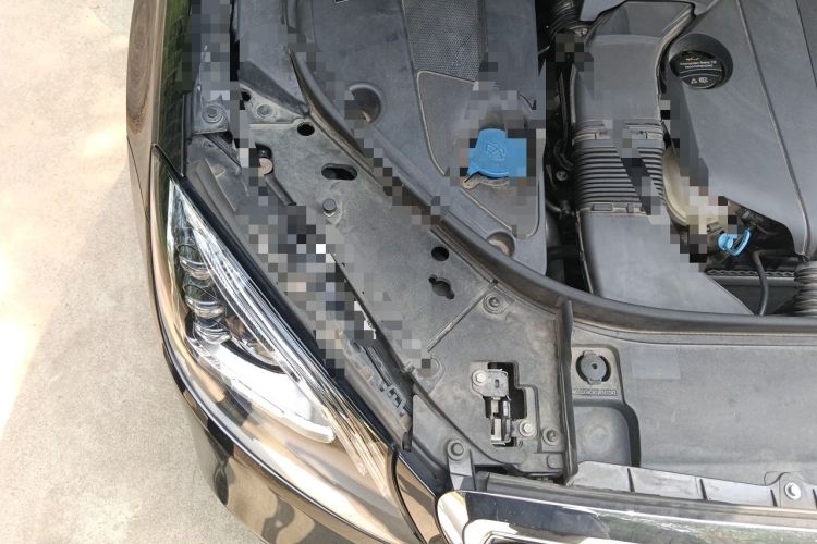 Used Mercedes-Benz S-Class 2018 S 320 L Engine Bay Right