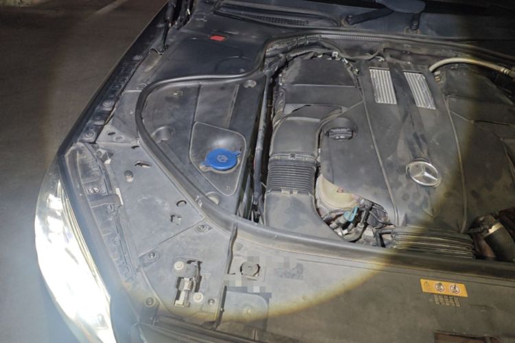 Used Mercedes-Benz S-Class 2018 S 320 L Engine Bay Right