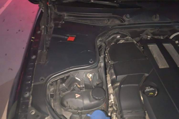 Used Mercedes-Benz S-Class 2018 S 320 L Engine Bay Right