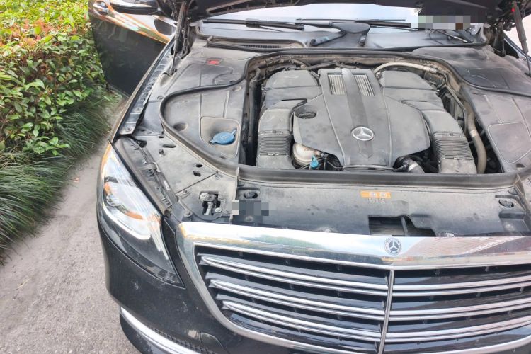 Used Mercedes-Benz S-Class 2018 S 320 L Engine Bay Right
