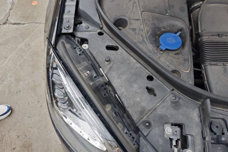 Used Mercedes-Benz S-Class 2018 S 320 L Engine Bay Right