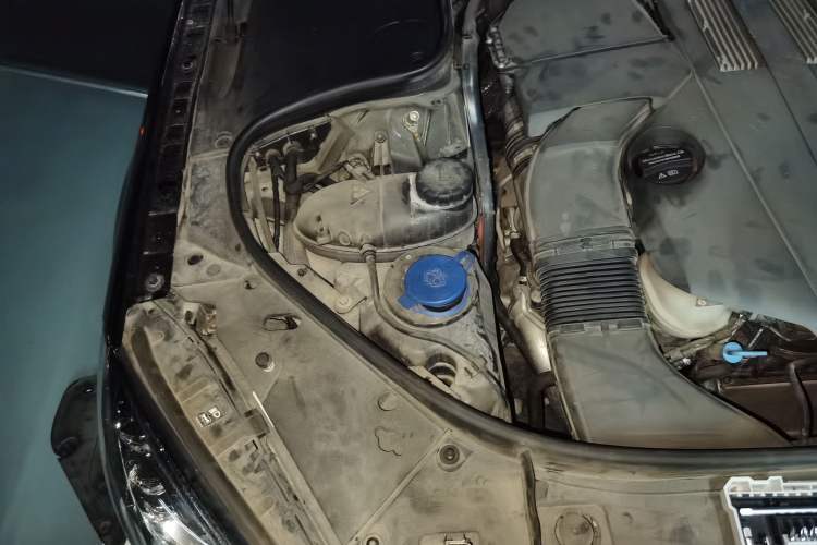 Used Mercedes-Benz S-Class 2018 S 350 L Engine Bay Right