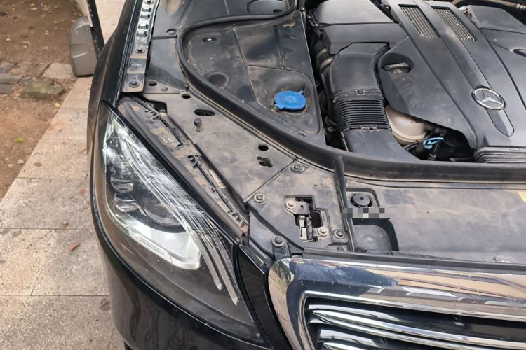 Used Mercedes-Benz S-Class 2018 S 320 L Engine Bay Right