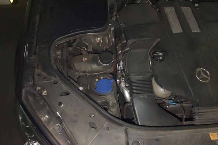 Used Mercedes-Benz S-Class 2018 S 320 L Engine Bay Right