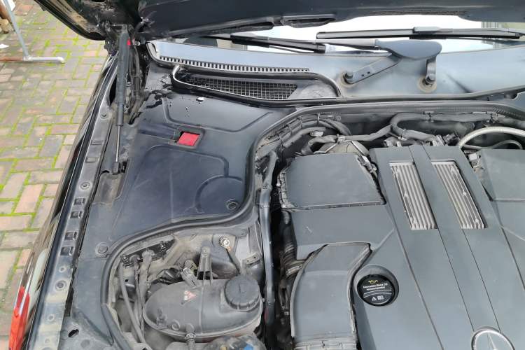 Used Mercedes-Benz S-Class 2018 S 320 L Engine Bay Right