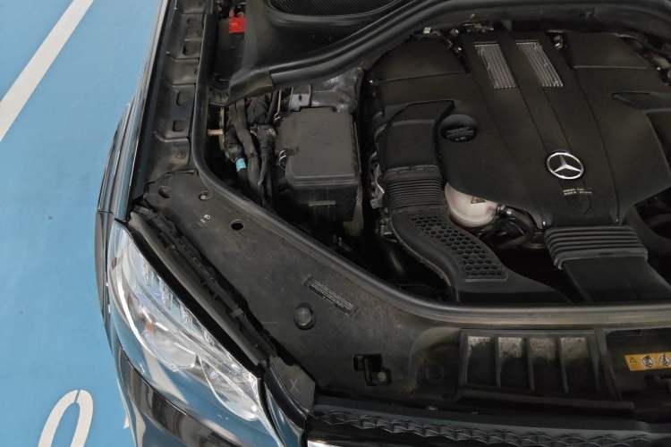 Used Mercedes-Benz S-Class  Engine Bay Right