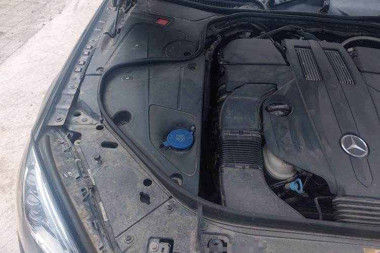 Used Mercedes-Benz S-Class 2018 S 320 L Engine Bay Right