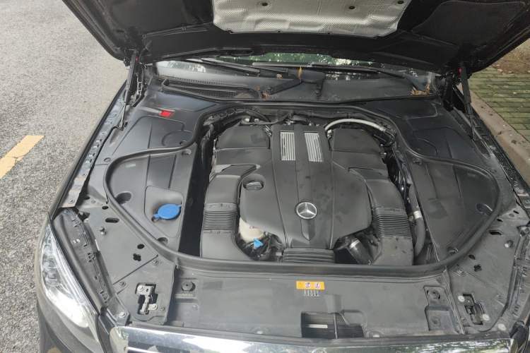 Used Mercedes-Benz S-Class 2018 S 320 L Engine Bay Right