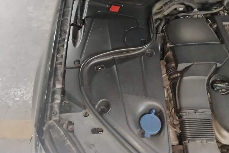 Used Mercedes-Benz S-Class 2018 S 320 L Engine Bay Right