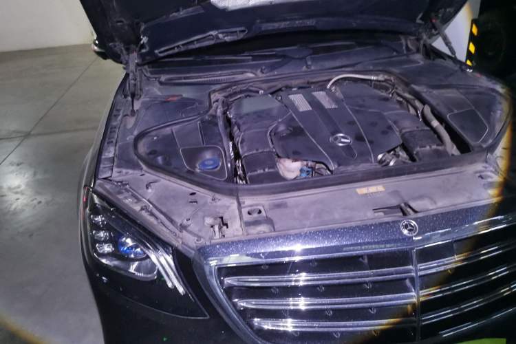 Used Mercedes-Benz S-Class 2018 S 350 L Engine Bay Right
