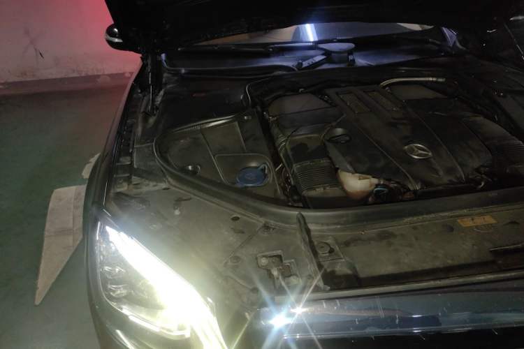 Used Mercedes-Benz S-Class 2018 S 320 L Engine Bay Right