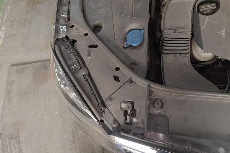 Used Mercedes-Benz S-Class 2018 S 450 L 4MATIC Engine Bay Right