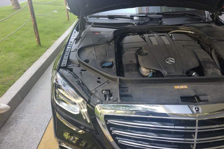 Used Mercedes-Benz S-Class 2018 S 450 L Engine Bay Right