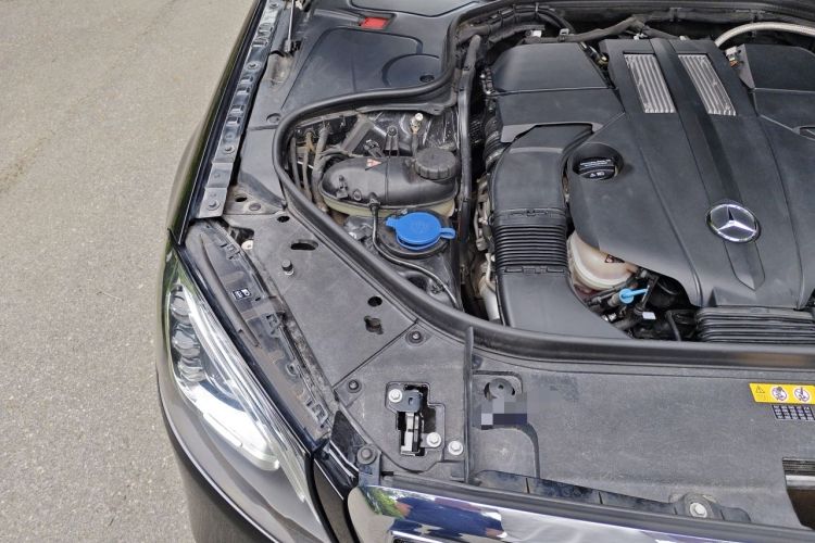 Used Mercedes-Benz S-Class 2018 S 350 L Engine Bay Right