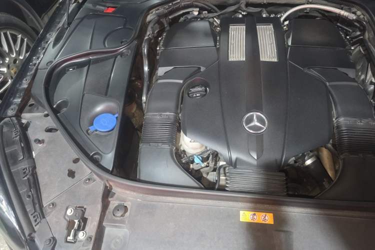Used Mercedes-Benz S-Class 2018 S 320 L Engine Bay Right