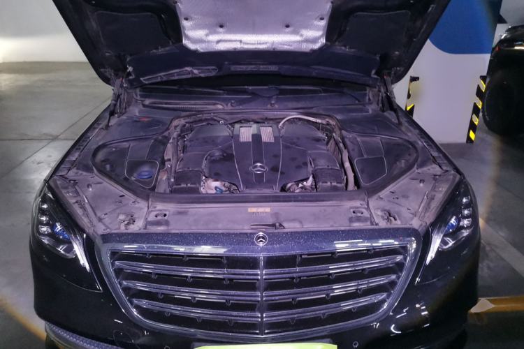 Used Mercedes-Benz S-Class 2018 S 350 L Engine Bay