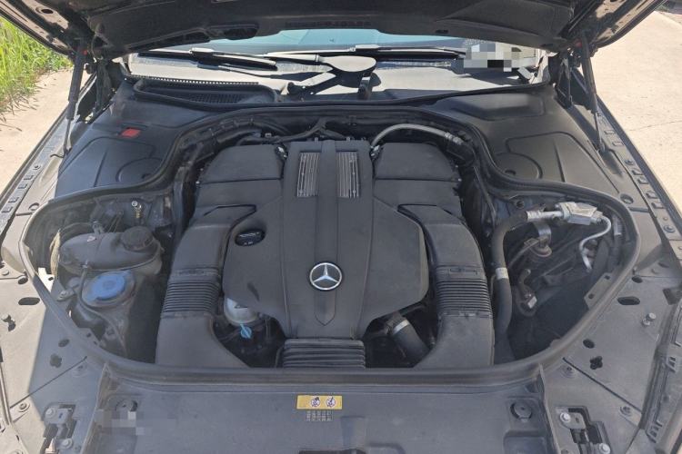 Used Mercedes-Benz S-Class 2018 S 320 L Engine Bay