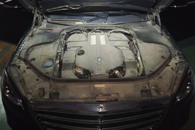 Used Mercedes-Benz S-Class 2018 S 320 L Engine Bay