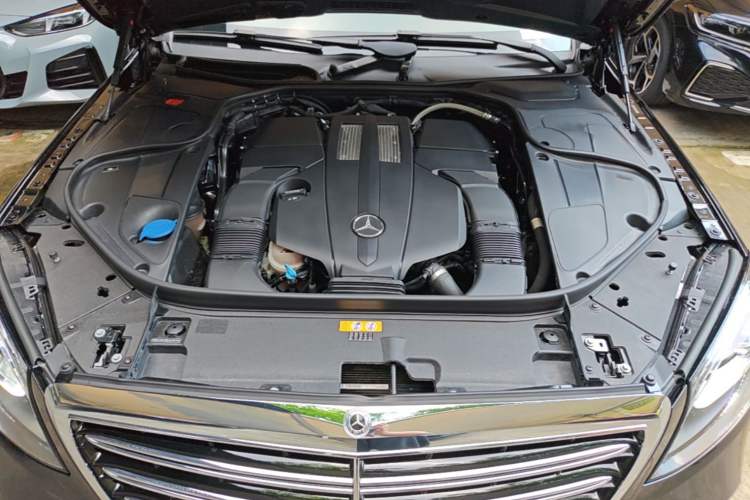 Used Mercedes-Benz S-Class 2018 S 320 L Engine Bay