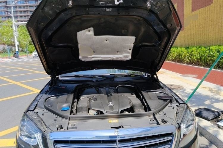 Used Mercedes-Benz S-Class 2018 S 320 L Engine Bay