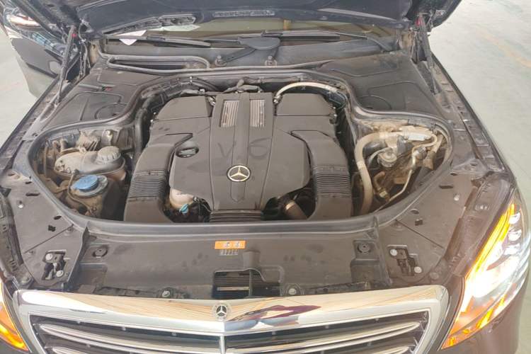 Used Mercedes-Benz S-Class 2018 S 320 L Engine Bay
