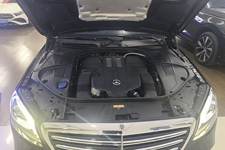 Used Mercedes-Benz S-Class 2018 S 320 L Engine Bay