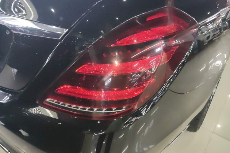 Used Mercedes-Benz S-Class 2018 S 320 L Exterior 3