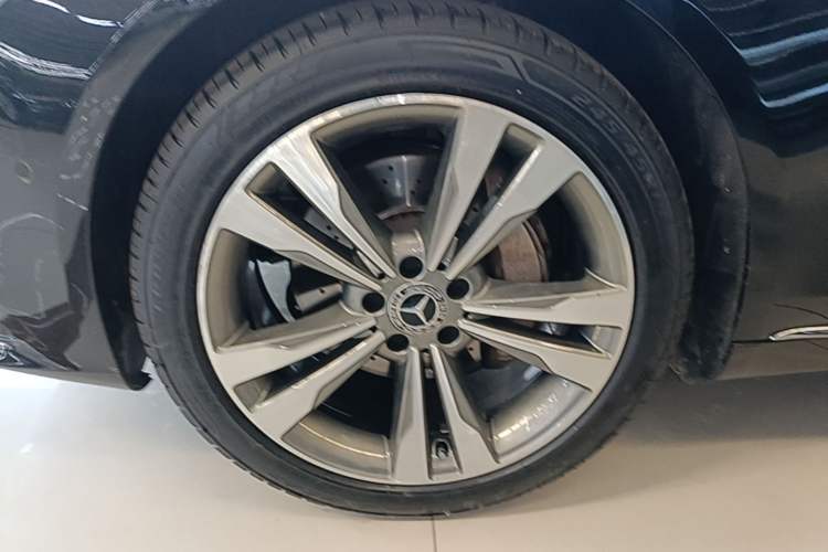 Used Mercedes-Benz S-Class 2018 S 320 L Exterior 4