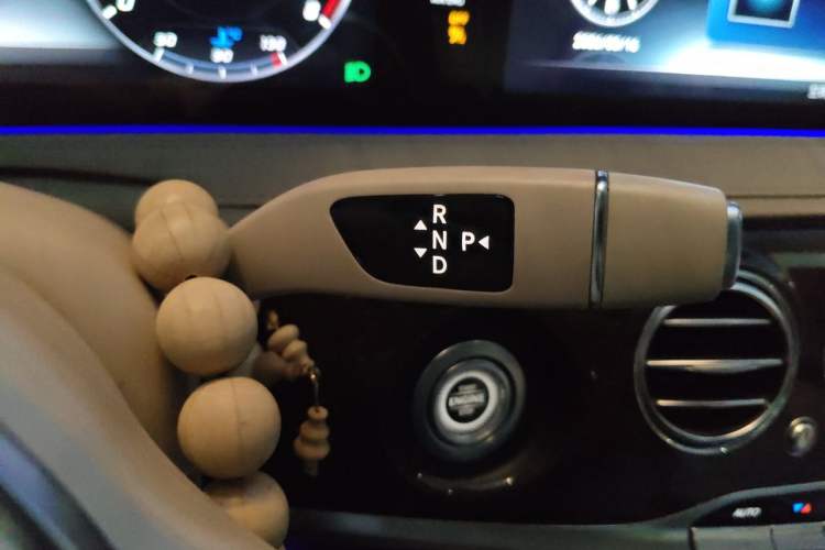 Used Mercedes-Benz S-Class 2018 S 320 L Gear Lever