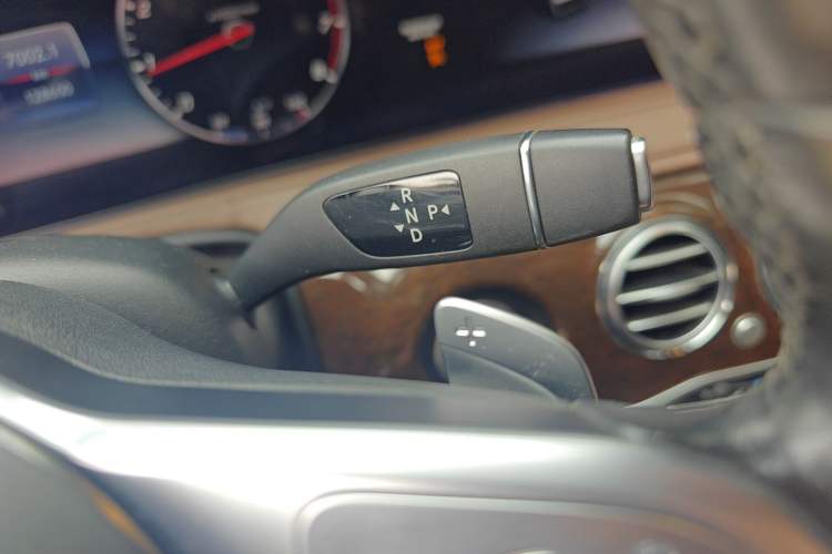 Used Mercedes-Benz S-Class 2018 S 320 L Gear Lever