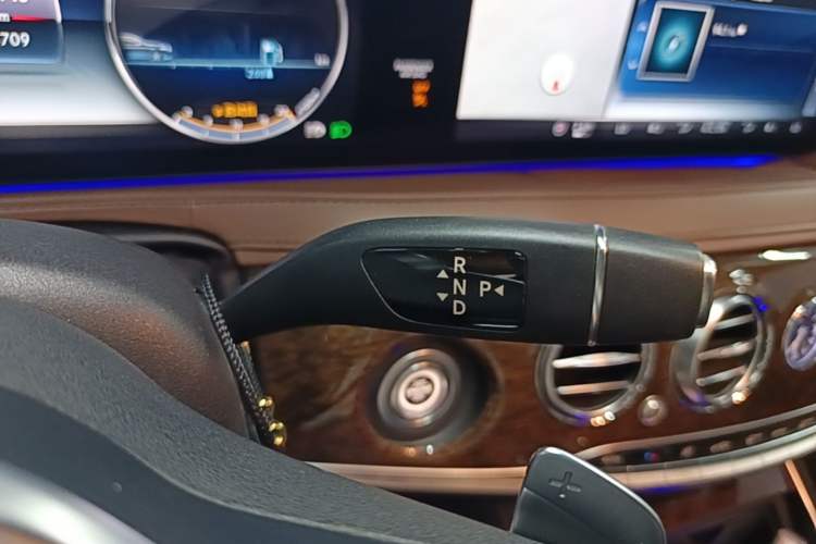 Used Mercedes-Benz S-Class 2018 S 320 L Gear Lever