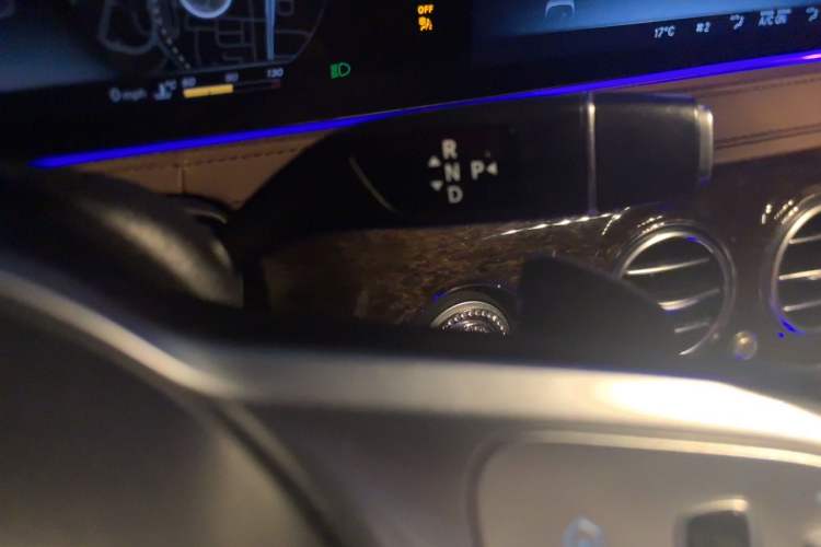 Used Mercedes-Benz S-Class 2018 S 320 L Gear Lever